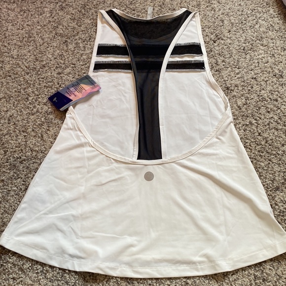 NWT - activewear muscle tank - Picture 2 of 3